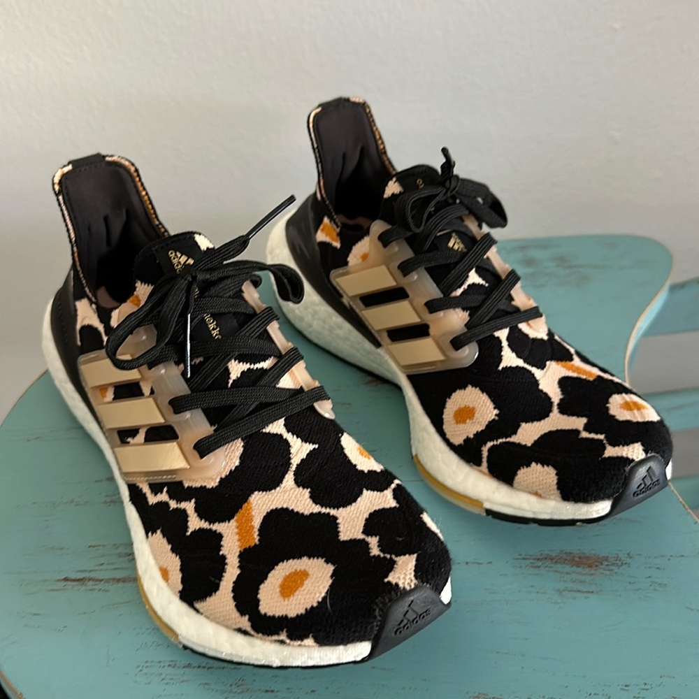 Adidas women’s Ultraboost 21 xMarimekko size 7